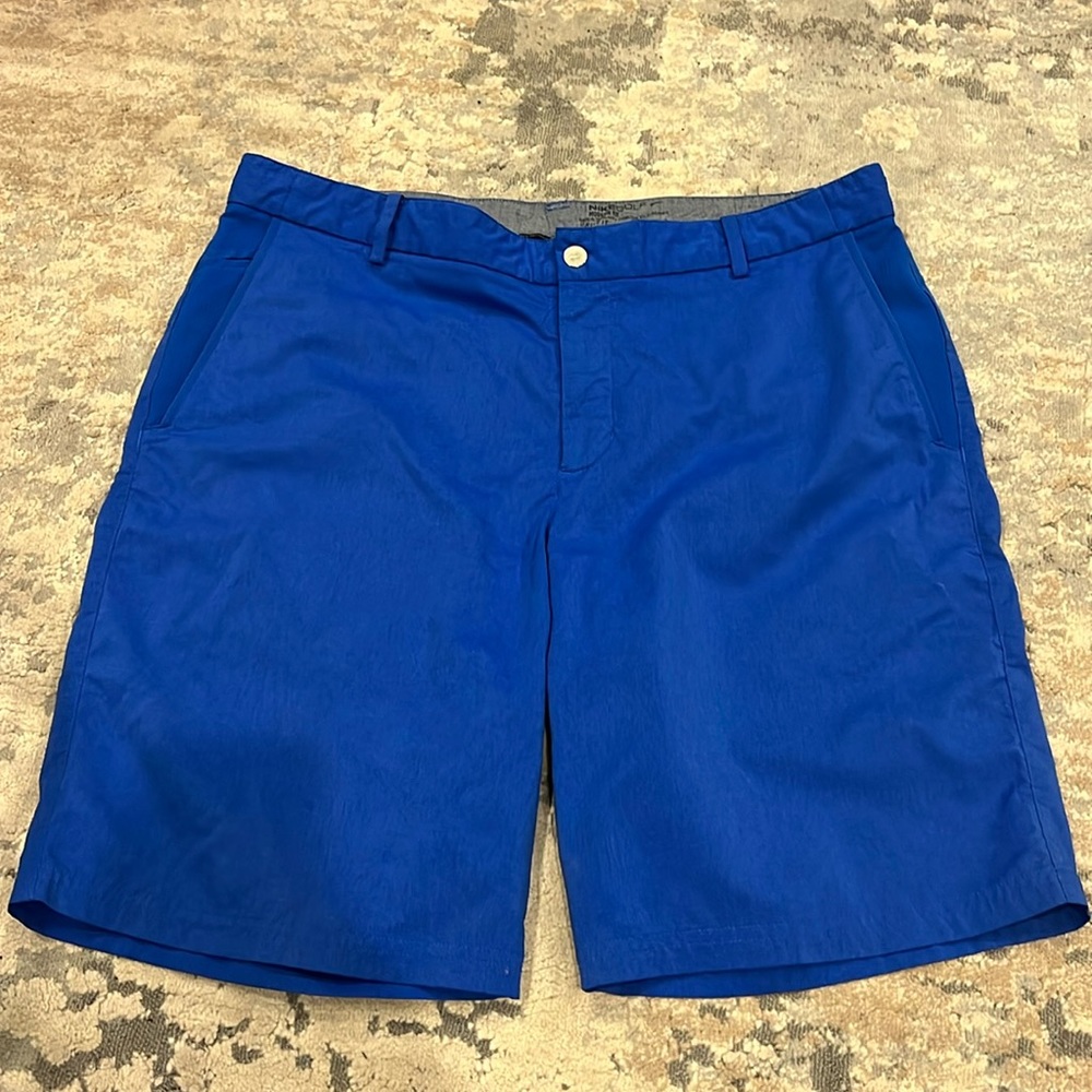 Men’s NIKE Golf DriFit Shorts Size 34